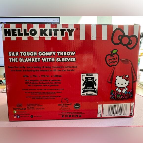 NIB - Hello Kitty - Silk Touch Comfy Blanket With Sleeves - Picture 5 of 7